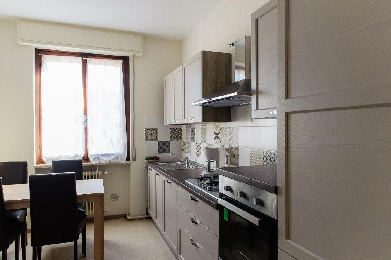 Da Olga Apartment Desenzano del Garda Bagian luar foto